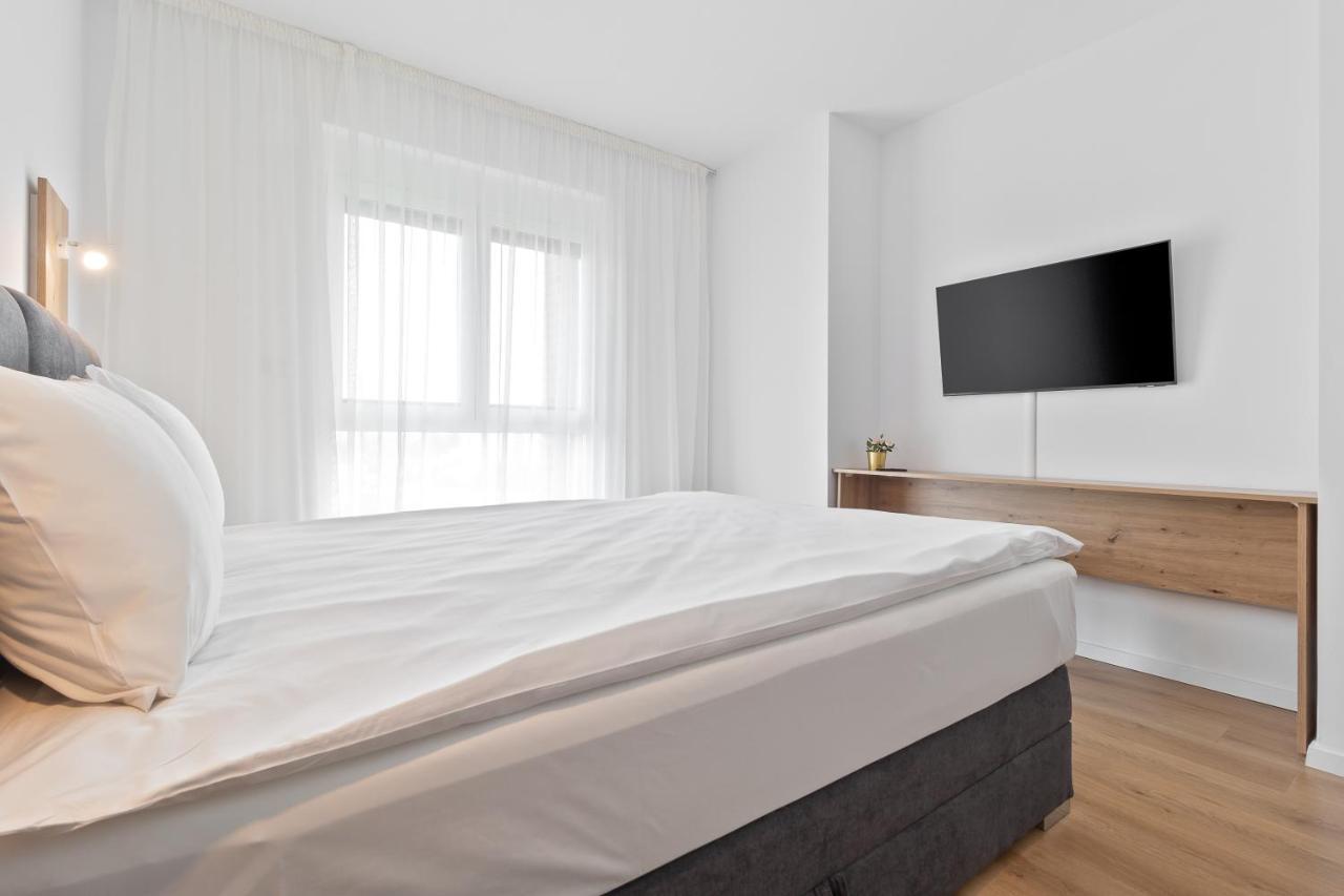 Grand Hill Flats Apartment Oradea Exterior photo