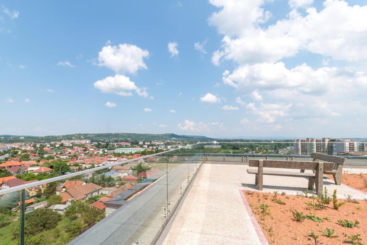 Grand Hill Flats Apartment Oradea Exterior photo