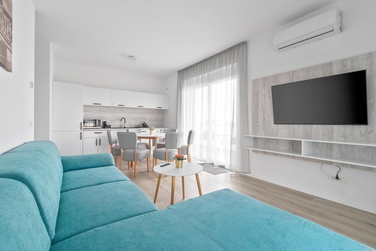 Grand Hill Flats Apartment Oradea Exterior photo
