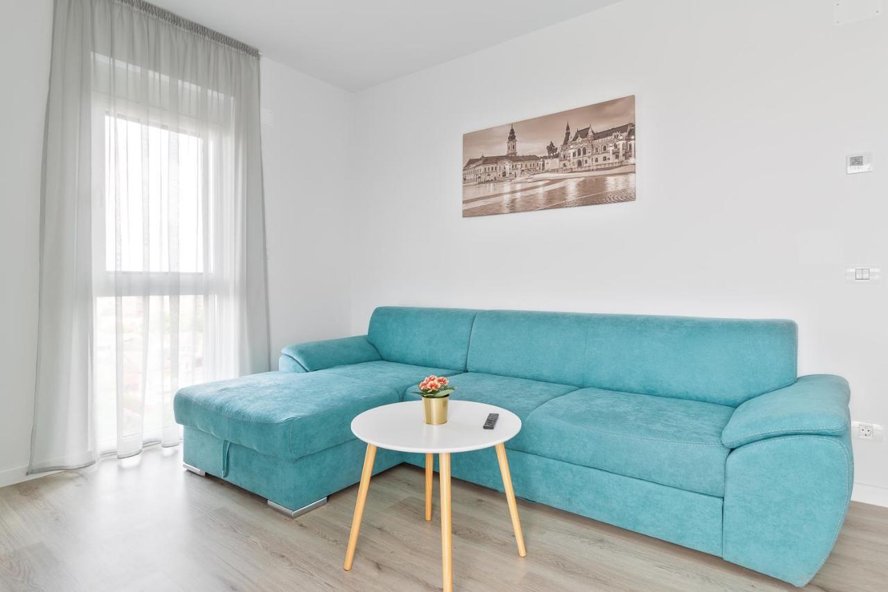Grand Hill Flats Apartment Oradea Exterior photo