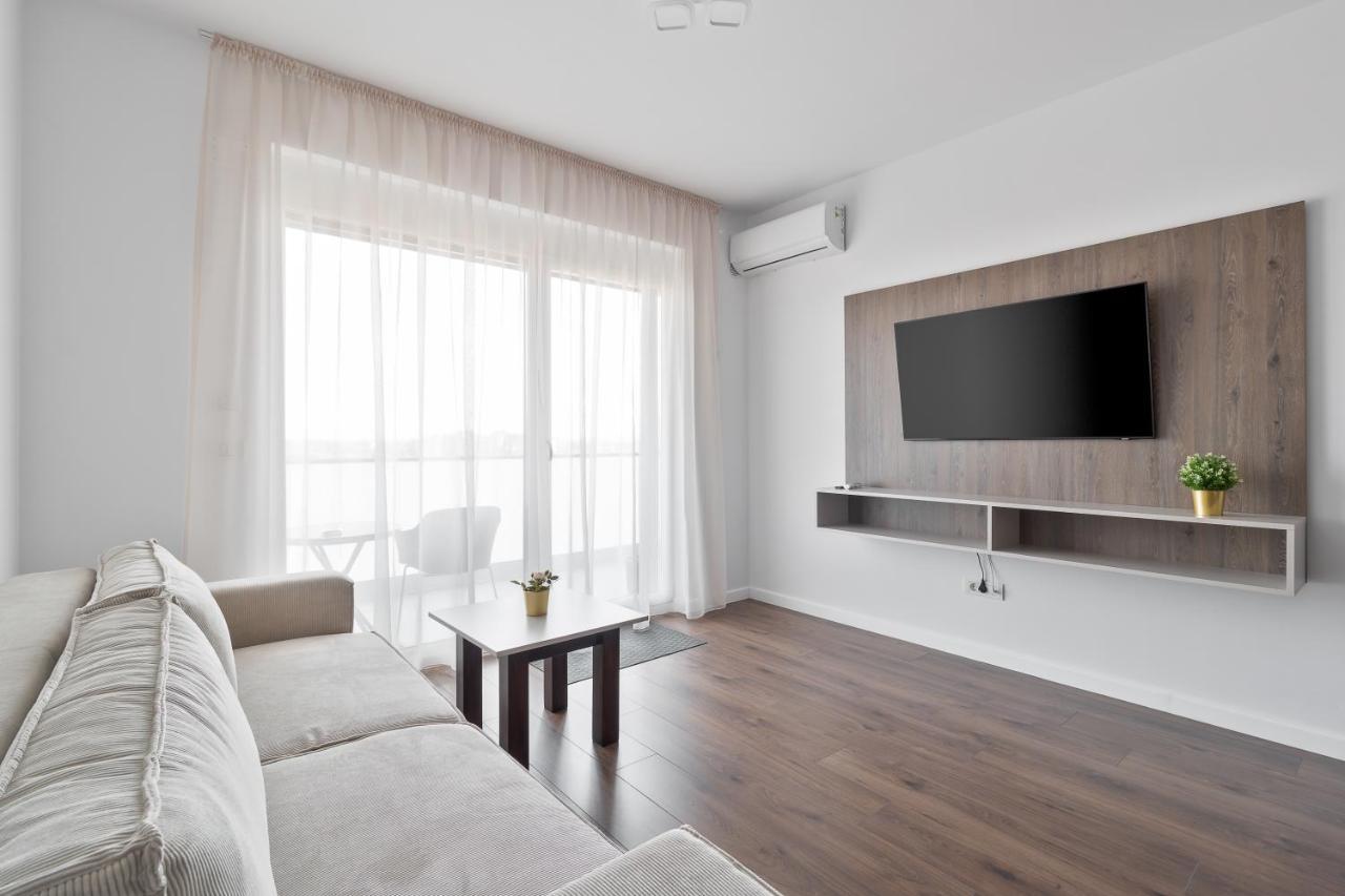 Grand Hill Flats Apartment Oradea Exterior photo