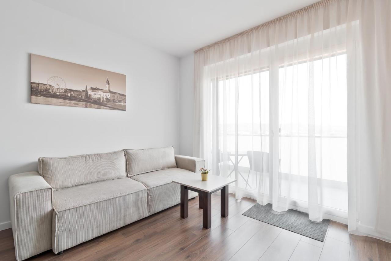 Grand Hill Flats Apartment Oradea Exterior photo