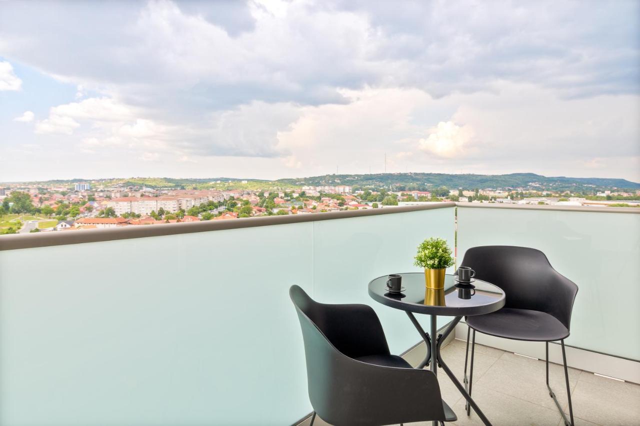 Grand Hill Flats Apartment Oradea Exterior photo