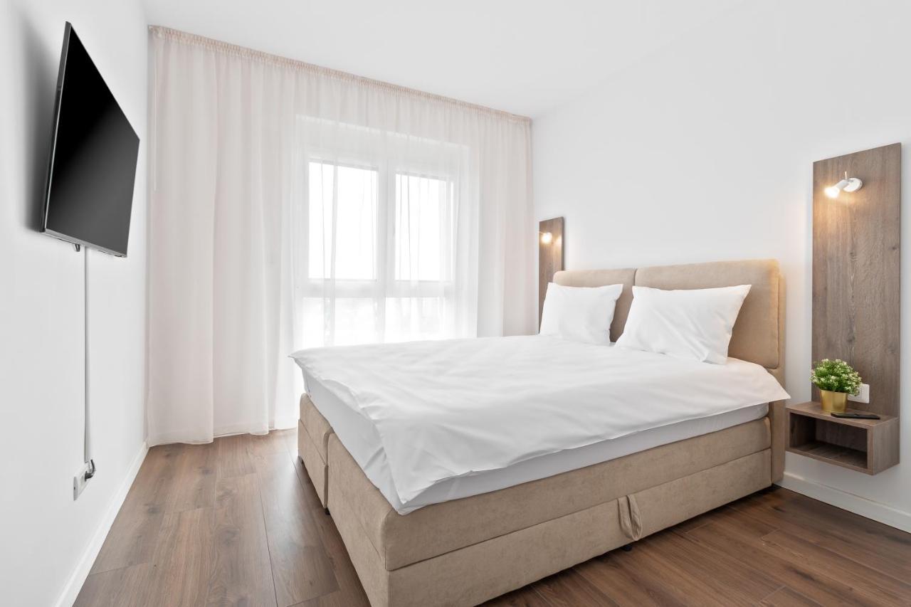 Grand Hill Flats Apartment Oradea Exterior photo
