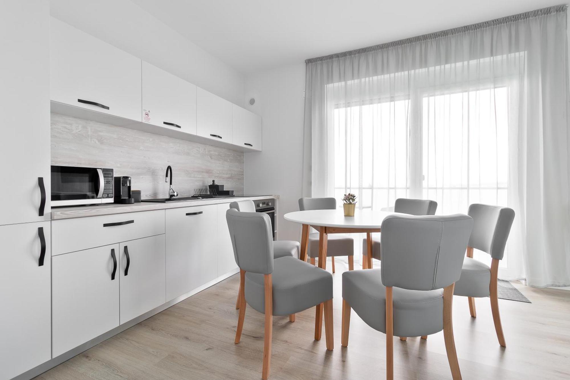Grand Hill Flats Apartment Oradea Exterior photo