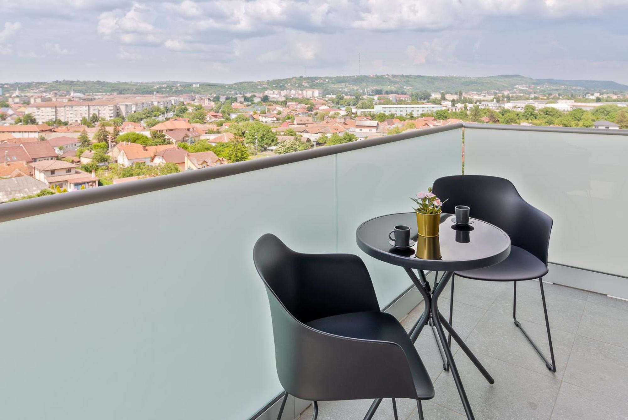 Grand Hill Flats Apartment Oradea Exterior photo